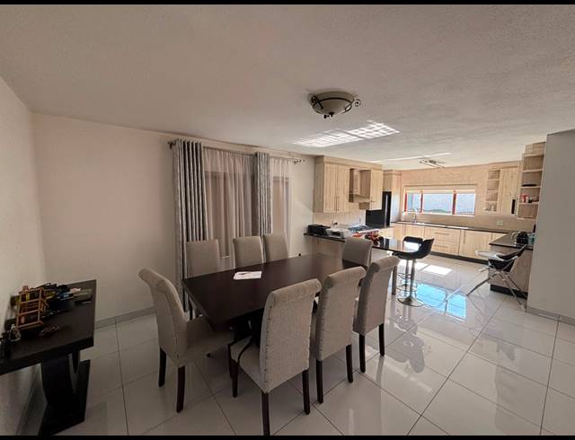 4 BEDROOM HOUSE FOR SALE IN HELDERWYK